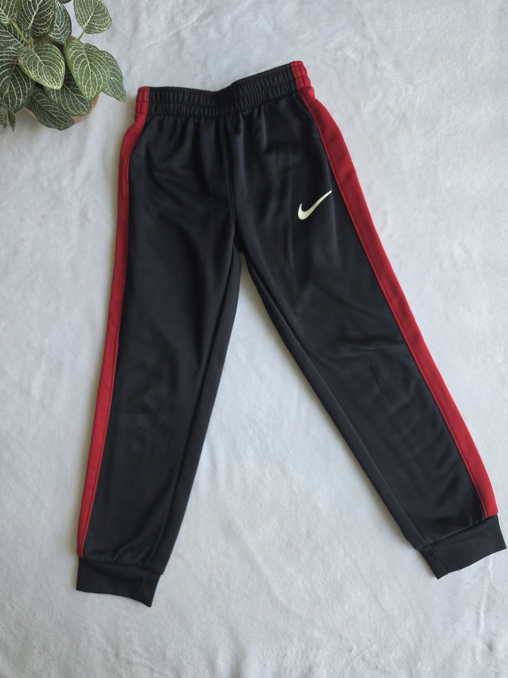 Nike Red & Black Kids Hoodie Zip Tracksuit Set - Picture 6 of 8